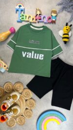 کد ۵۳۴۵ سایز ۴۰ تا ۴۵ تیشرت شلوارک پسرانه طرح value پارچه یکرو پنبه با شلوارک یکرو پنبه لاکرا با کیفیت عالی