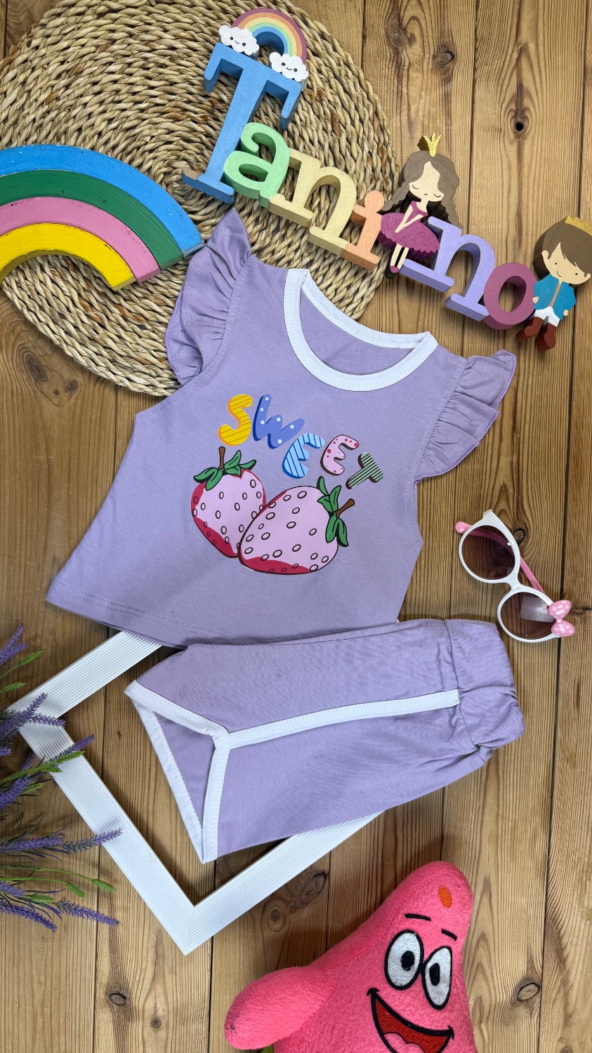 IMG_20260712_120825 کد ۵۳۹۶ سایز ۴۰ تا ۴۵ تاپ سراستین چین دار دخترانه با شلوارک نواردوزی شده کمر غلفتی طرح توت فرنگی پارچه یکروپنبه سوپر با کیفیت عالی - Image 1