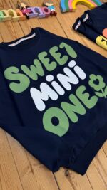 کد ۱۲۴۸ سایز ۵۵/۶۰/۶۵ ست دخترانه طرح sweet پارچه دورس پنبه با کیفیت عالی - تصویر 3
